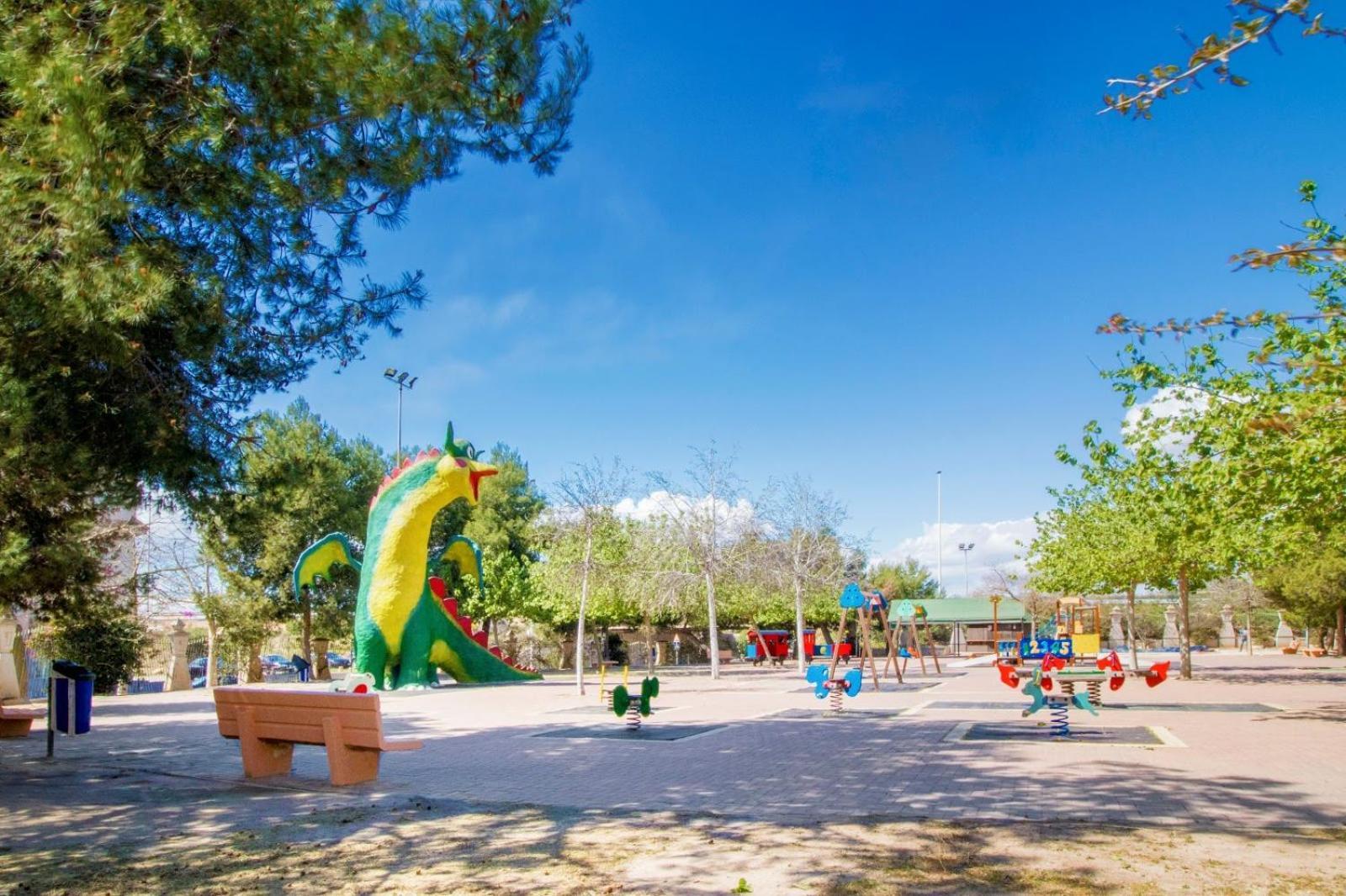 Parque De Las Naciones Dragon Con Garaje ! تورّيفيِخا المظهر الخارجي الصورة